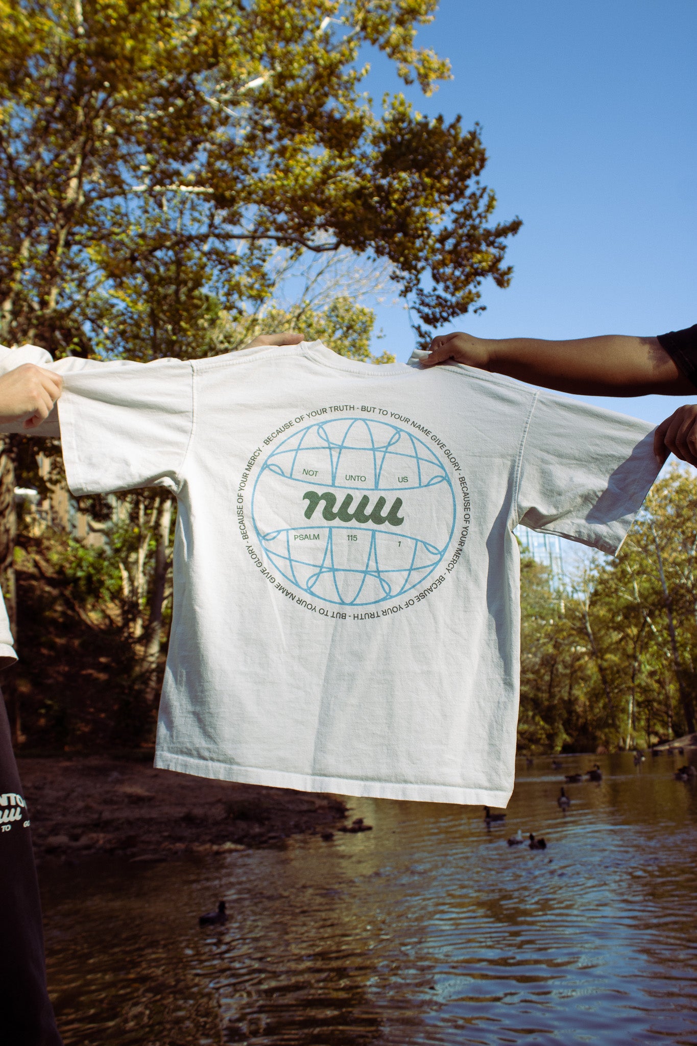 NUU Globe Premium Tee